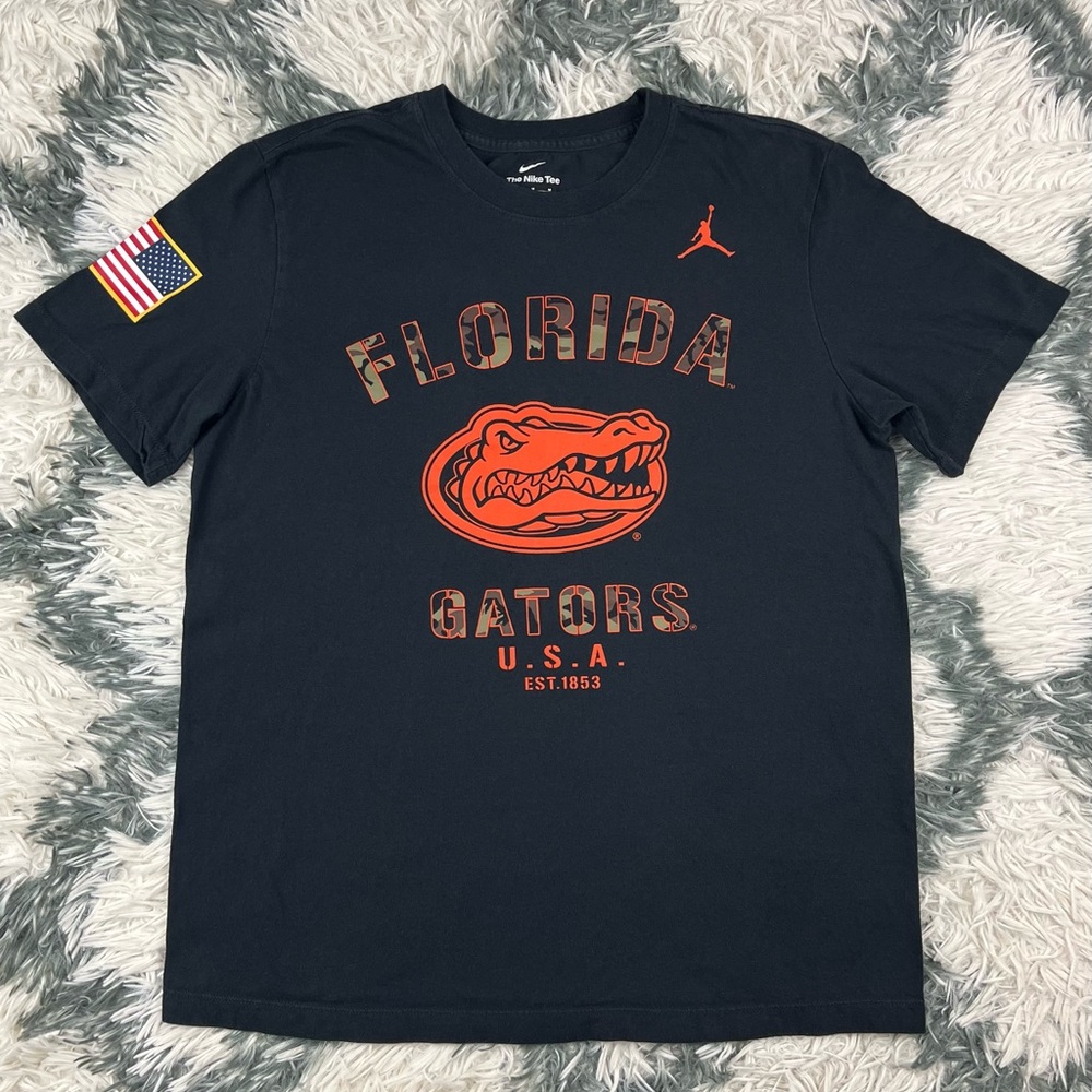 Jordan Men's Black Florida Gators T-Shirt Camo American Flag Size Medium